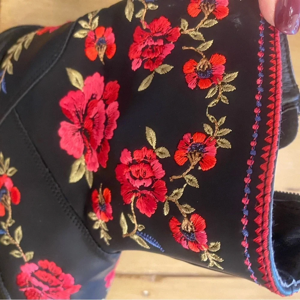 Farm Rio Women’s Floral Ankle Boots Size 7.5